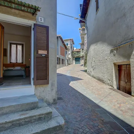 Casa Gio - Happy Apartment Laveno-Mombello